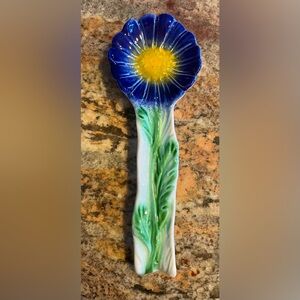Vintage Blue Daisy Ceramic Spoon Rest